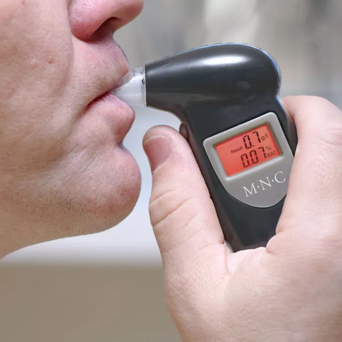 Etilotest digital, cu afisaj LCD, alerta sonora, 4 capete de rezerva